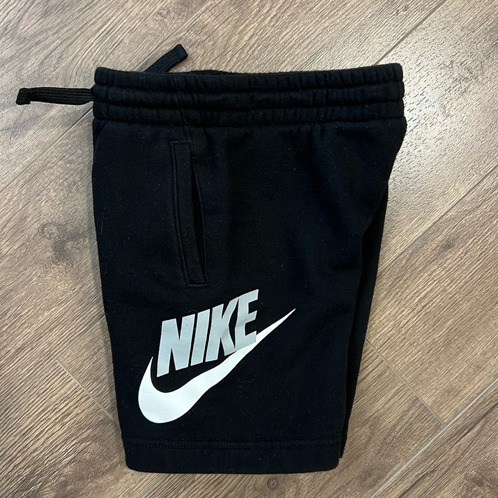 Nike Size 4 XS Black Fleece Shorts